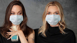 MULHERES USANDO MÁSCARAS