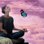 A imagem mostra uma pessoa meditando