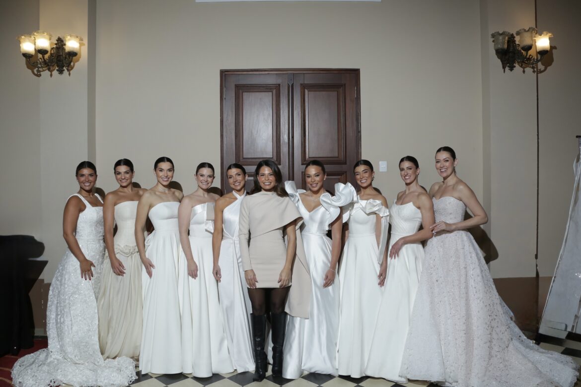 Eduarda com suas noivas homenageadas